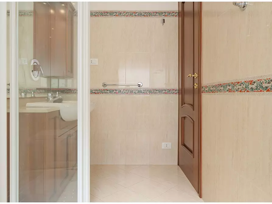 Immagine 21 di Appartamento in vendita  in Via Monte Bianco a Rivoli