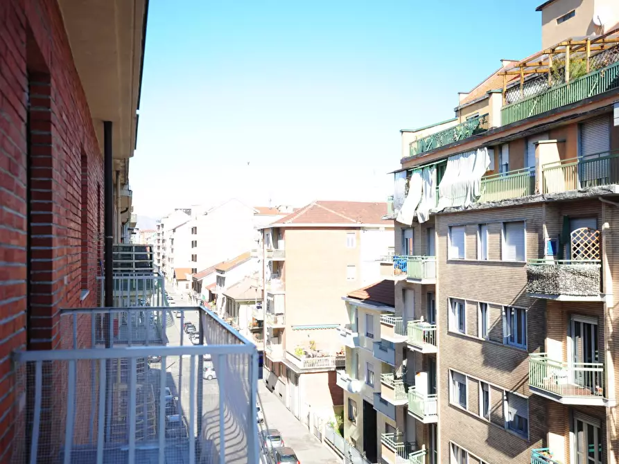 Immagine 15 di Appartamento in vendita  in Via Mombasiglio a Torino