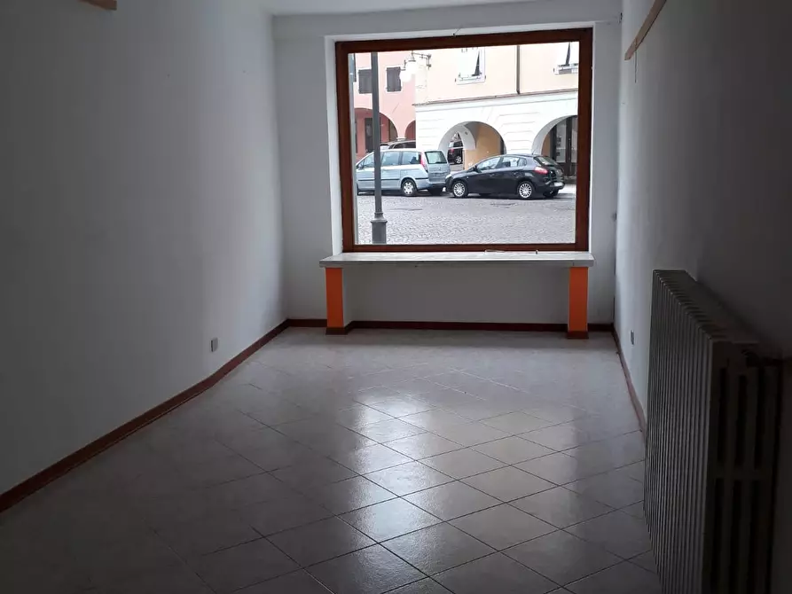 Immagine 9 di Negozio in affitto  in piazza cavour a Gorizia
