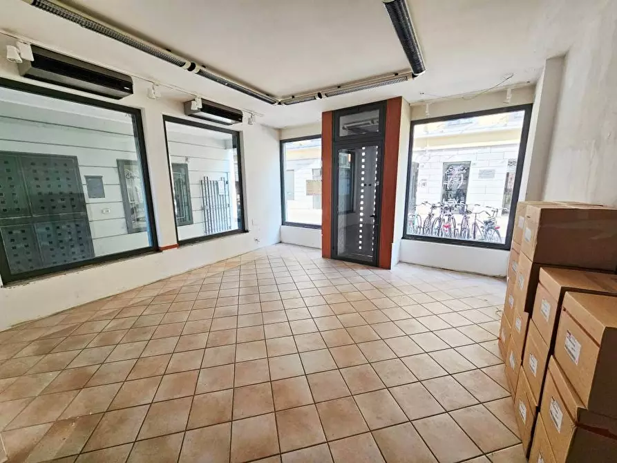 Immagine 2 di Negozio in affitto  in via Garibaldi a Gorizia