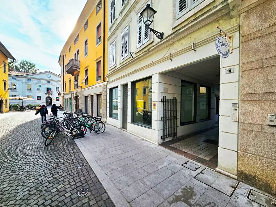 Immagine 1 di Negozio in affitto  in via Garibaldi a Gorizia