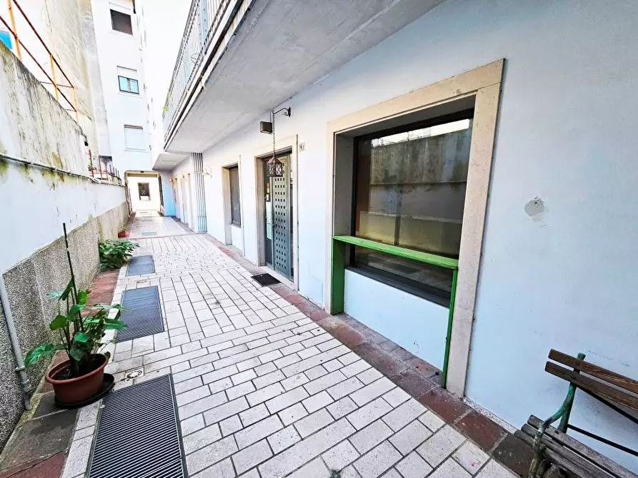 Immagine 5 di Negozio in affitto  in via Garibaldi a Gorizia