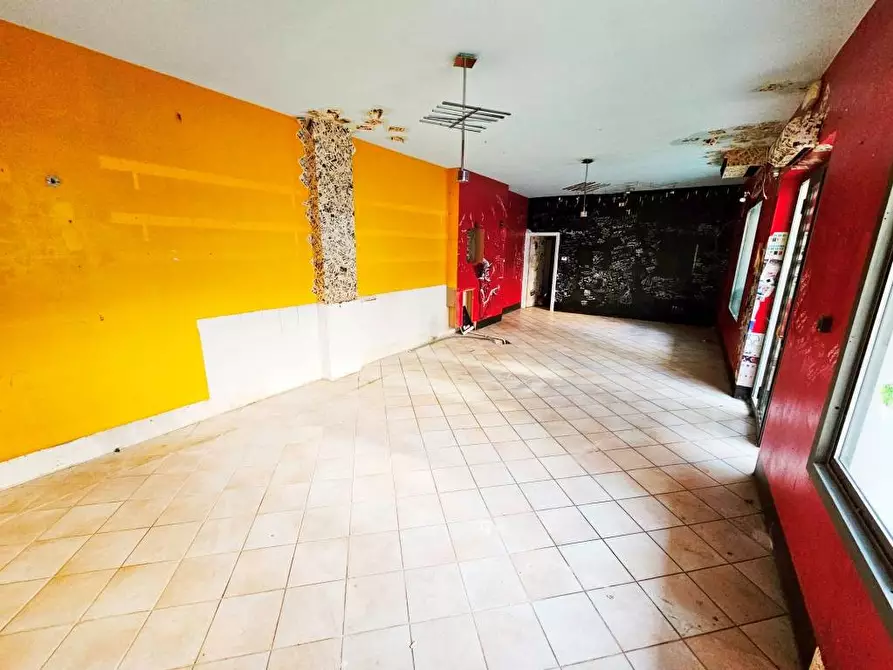 Immagine 9 di Negozio in affitto  in via Garibaldi a Gorizia