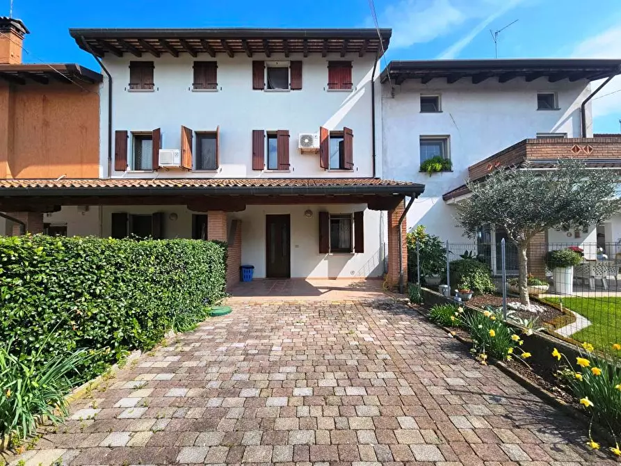 Immagine 2 di Villetta a schiera in vendita  in VIA CASE NUOVE a Muzzana Del Turgnano