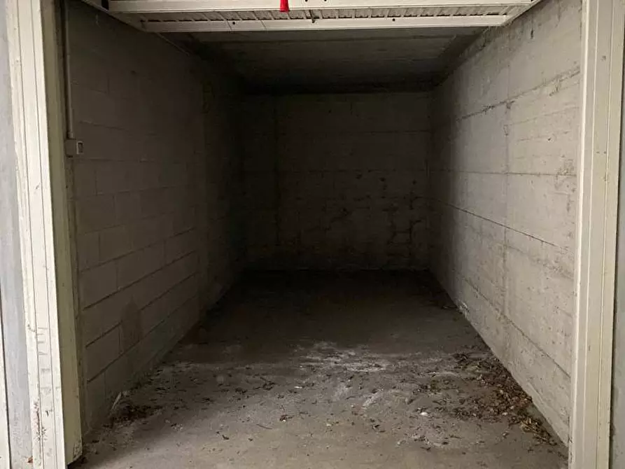 Immagine 4 di Box auto in vendita  in VIA DEGLI ALPINI a Merate