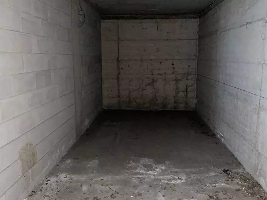 Immagine 5 di Box auto in vendita  in VIA DEGLI ALPINI a Merate