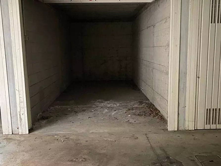 Immagine 7 di Box auto in vendita  in VIA DEGLI ALPINI a Merate