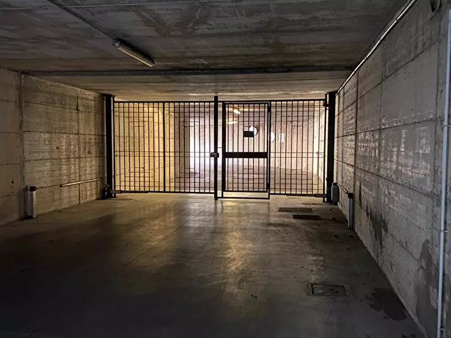 Immagine 8 di Box auto in vendita  in VIA DEGLI ALPINI a Merate