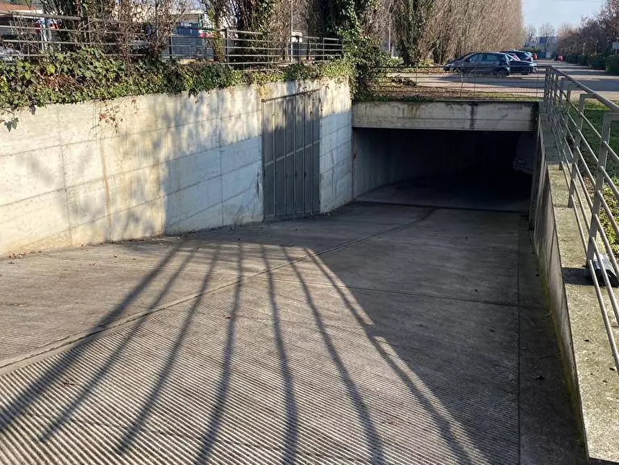 Immagine 2 di Box auto in vendita  in via degli alpini a Merate