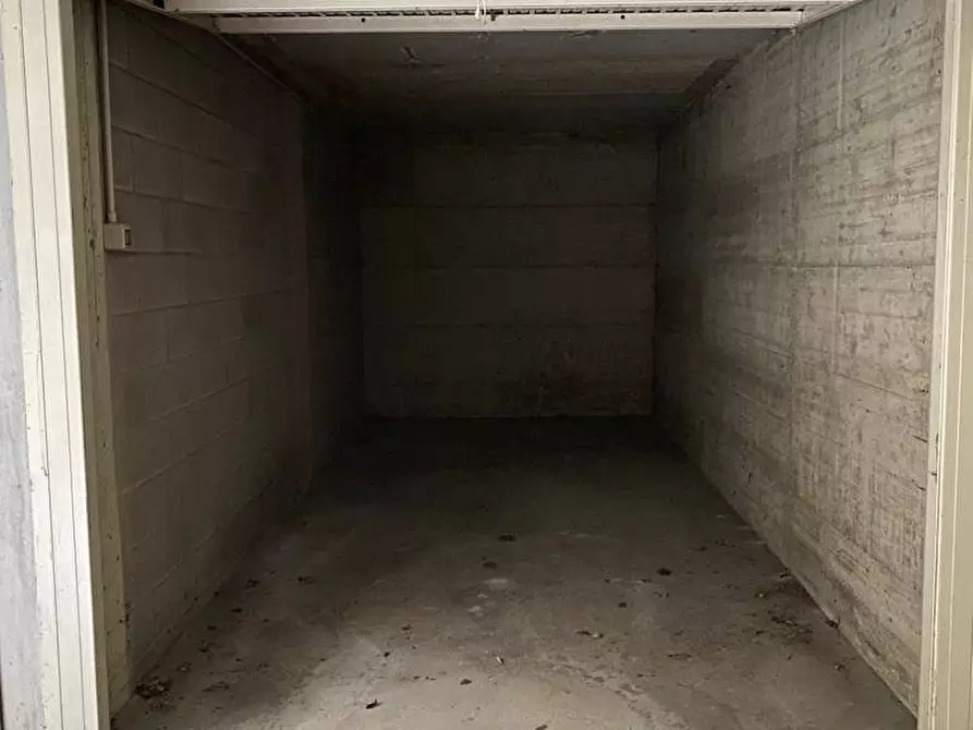 Immagine 3 di Box auto in vendita  in Via degli alpini a Merate