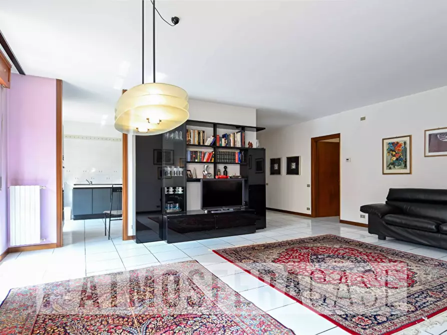 Immagine 1 di Appartamento in vendita  in Via Fratelli Calvi a Bergamo