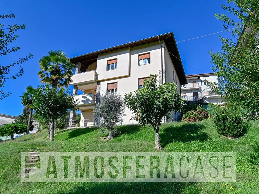 Immagine 1 di Villa in vendita  in via Castello Rescanzi a Almenno San Bartolomeo