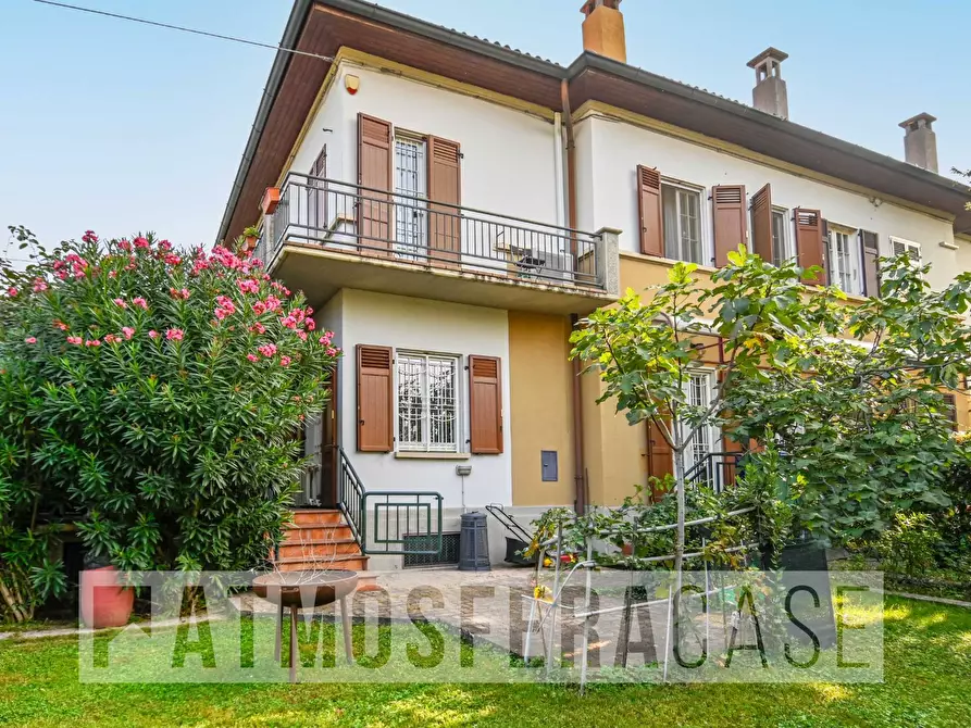 Immagine 1 di Villa in vendita  in via Piave a Dalmine