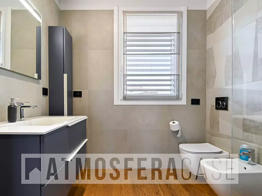 Immagine 17 di Villa in vendita  in VIA DOPPOLI a Zandobbio