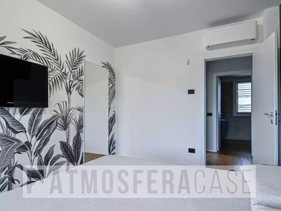 Immagine 13 di Villa in vendita  in VIA DOPPOLI a Zandobbio