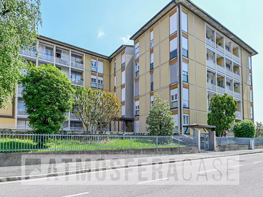 Immagine 1 di Appartamento in vendita  in Via Dei Carpinoni a Bergamo