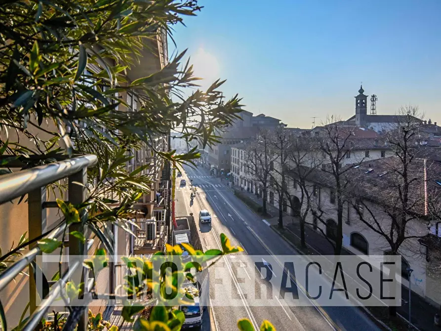 Immagine 5 di Appartamento in vendita  in VIA FRIZZONI a Bergamo