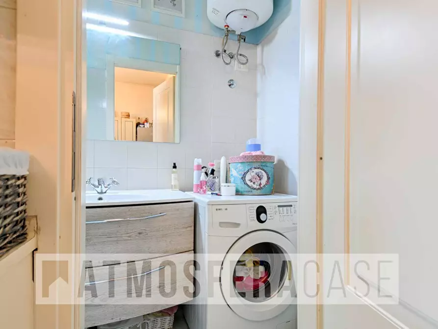 Immagine 9 di Appartamento in vendita  in VIA FRIZZONI a Bergamo