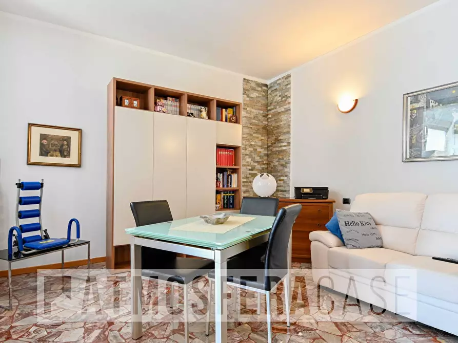 Immagine 3 di Appartamento in vendita  in Via Santa vincenza Gerosa a Bergamo