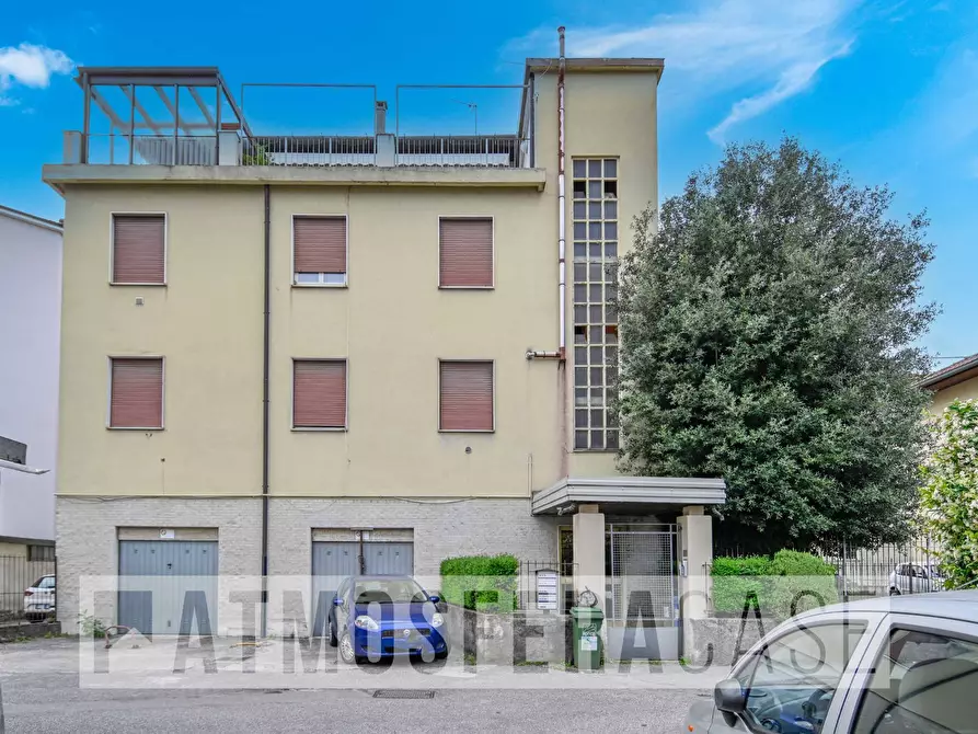 Immagine 15 di Appartamento in vendita  in Via Santa vincenza Gerosa a Bergamo