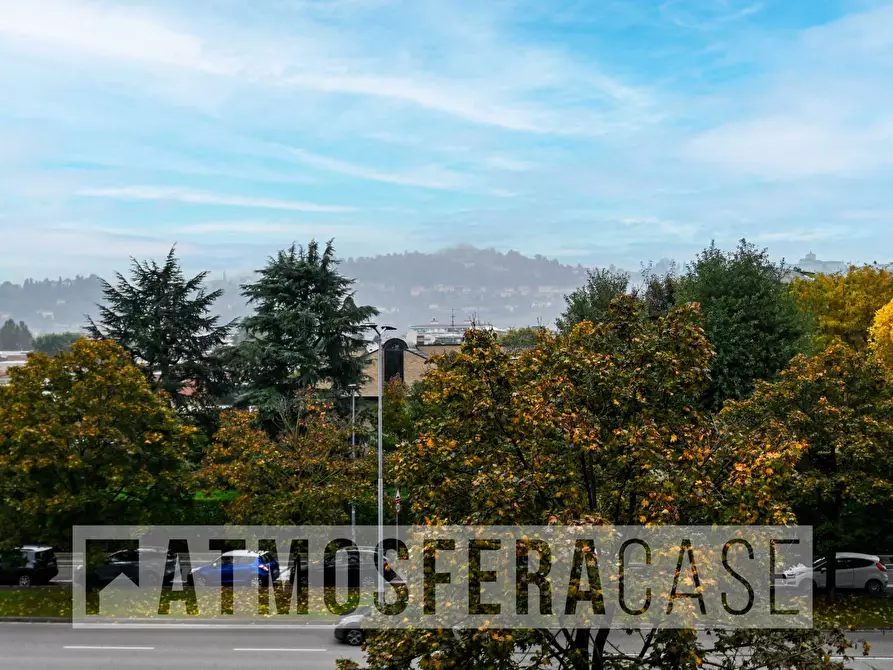 Immagine 13 di Appartamento in vendita  in Via Giosue' Carducci a Bergamo