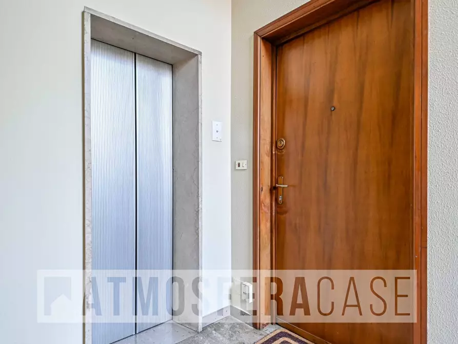 Immagine 23 di Appartamento in vendita  in Via Giosue' Carducci a Bergamo
