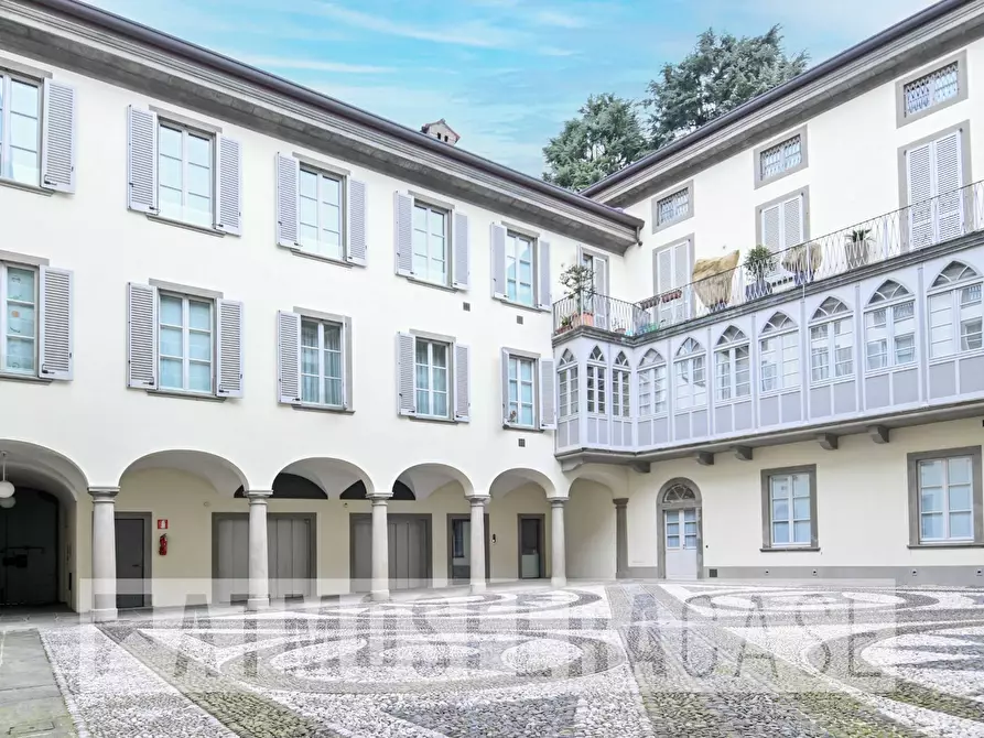 Immagine 21 di Appartamento in vendita  in Via Broseta a Bergamo