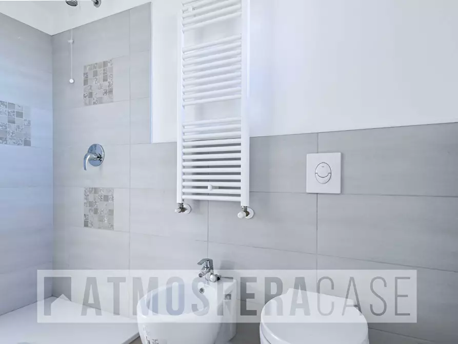 Immagine 10 di Villa in vendita  in Via Udine a Treviolo