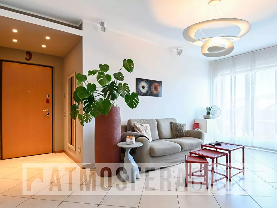 Immagine 2 di Appartamento in vendita  in Via Lombardia a Alzano Lombardo