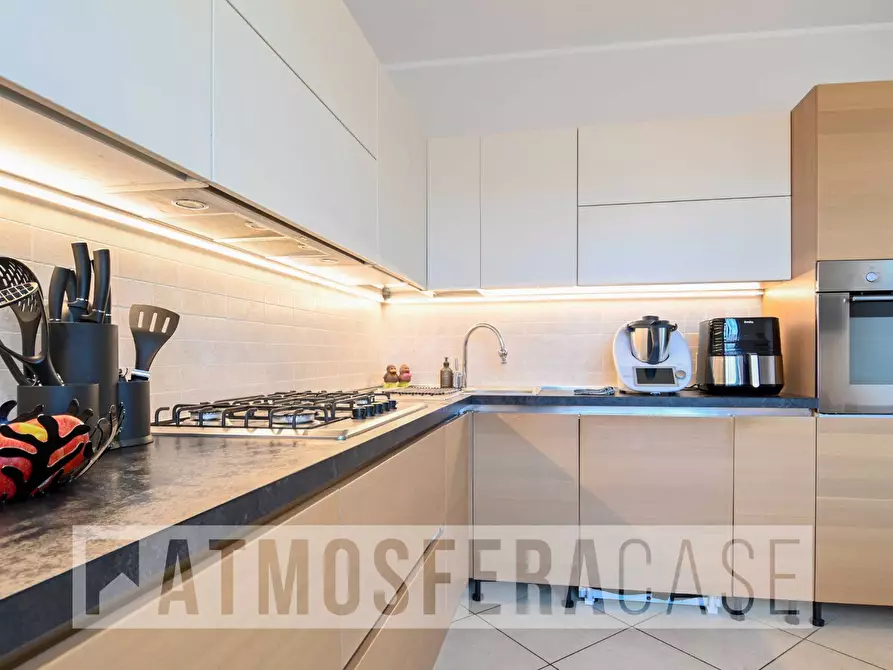 Immagine 10 di Appartamento in vendita  in Via Lombardia a Alzano Lombardo