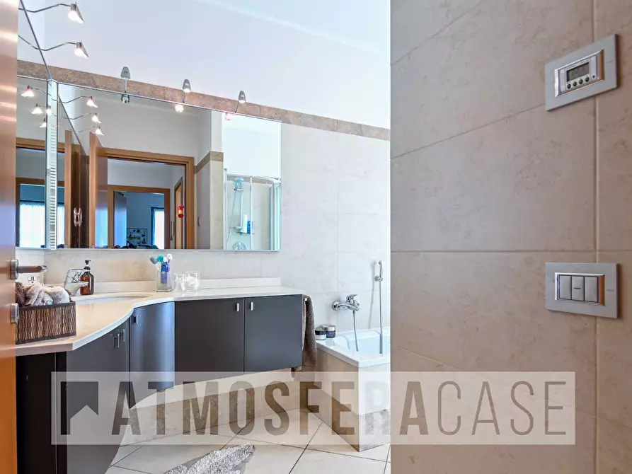 Immagine 20 di Appartamento in vendita  in Via Lombardia a Alzano Lombardo