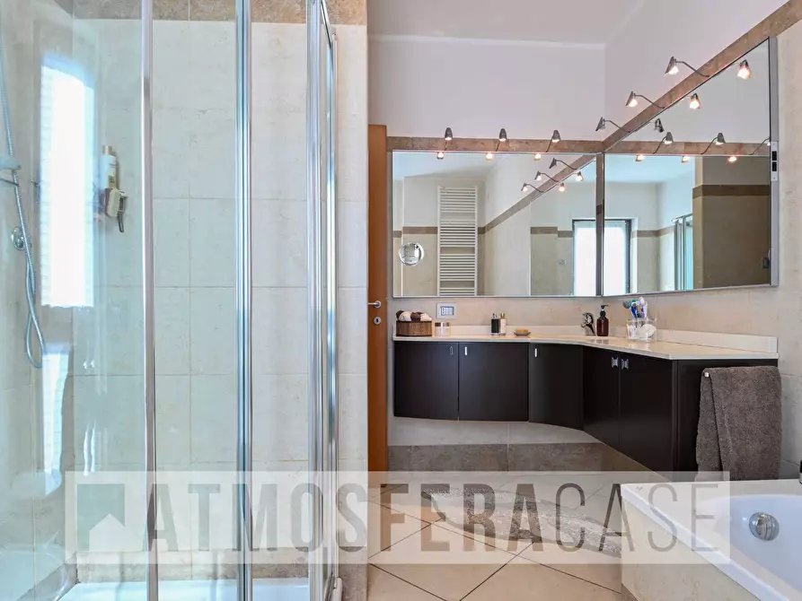 Immagine 22 di Appartamento in vendita  in Via Lombardia a Alzano Lombardo