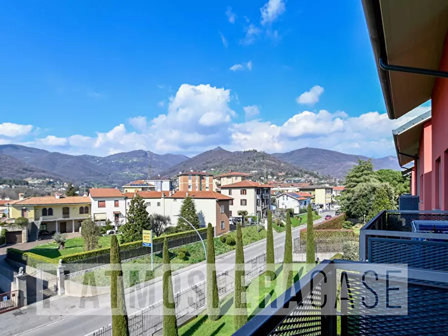 Immagine 16 di Appartamento in vendita  in Via Lombardia a Alzano Lombardo