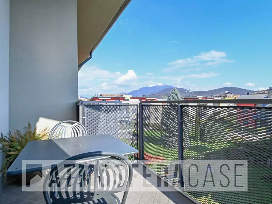 Immagine 8 di Appartamento in vendita  in Via Lombardia a Alzano Lombardo