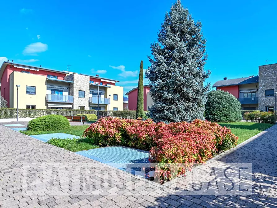 Immagine 30 di Appartamento in vendita  in Via Lombardia a Alzano Lombardo