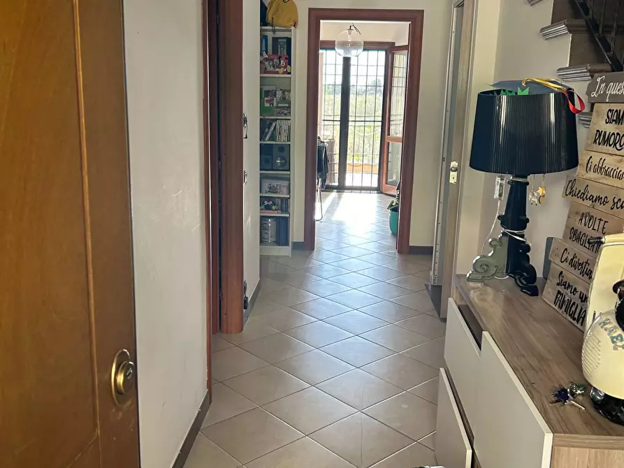 Immagine 25 di Villetta a schiera in vendita  in VIA SVETONIA a Guidonia Montecelio