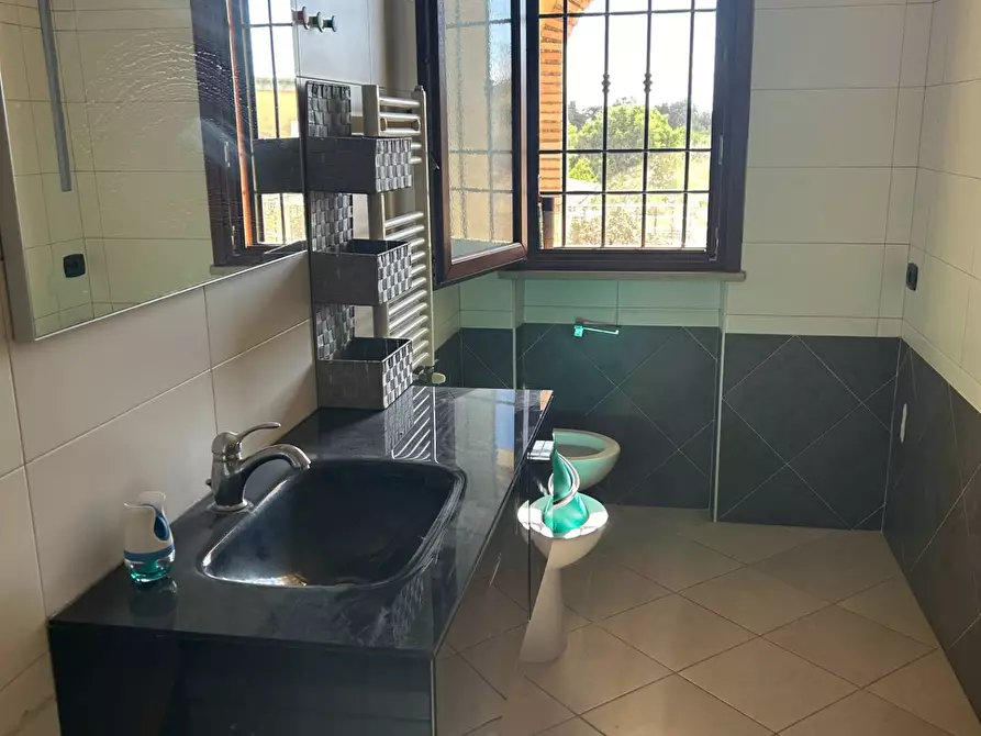 Immagine 28 di Villetta a schiera in vendita  in VIA SVETONIA a Guidonia Montecelio