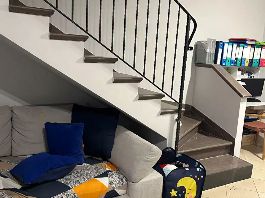 Immagine 24 di Villetta a schiera in vendita  in VIA SVETONIA a Guidonia Montecelio