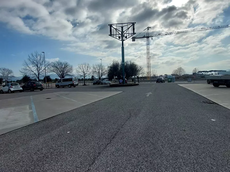 Immagine 26 di Locale commerciale in affitto  in VIA DELLE CALLE a Guidonia Montecelio