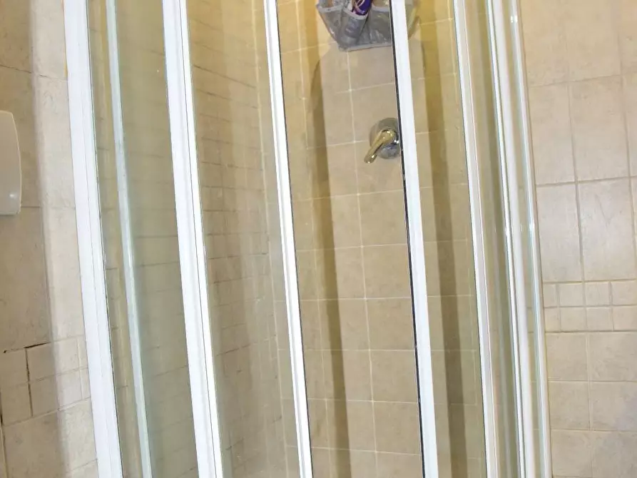 Immagine 28 di Appartamento in vendita  in VIA LAGO DI GARDA a Tivoli