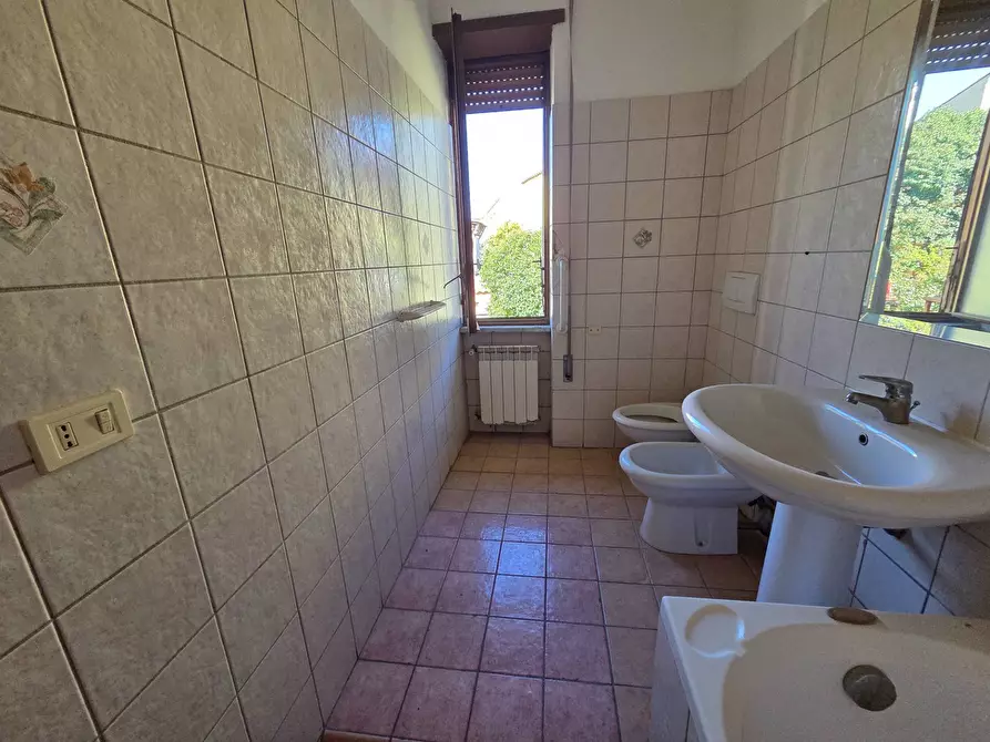 Immagine 22 di Appartamento in vendita  in VIA DELLE MARGHERITE a Guidonia Montecelio