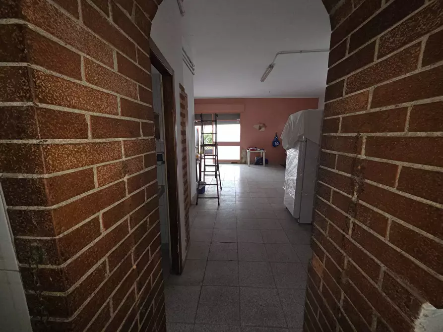 Immagine 16 di Locale commerciale in vendita  in via di collefiorito a Guidonia Montecelio