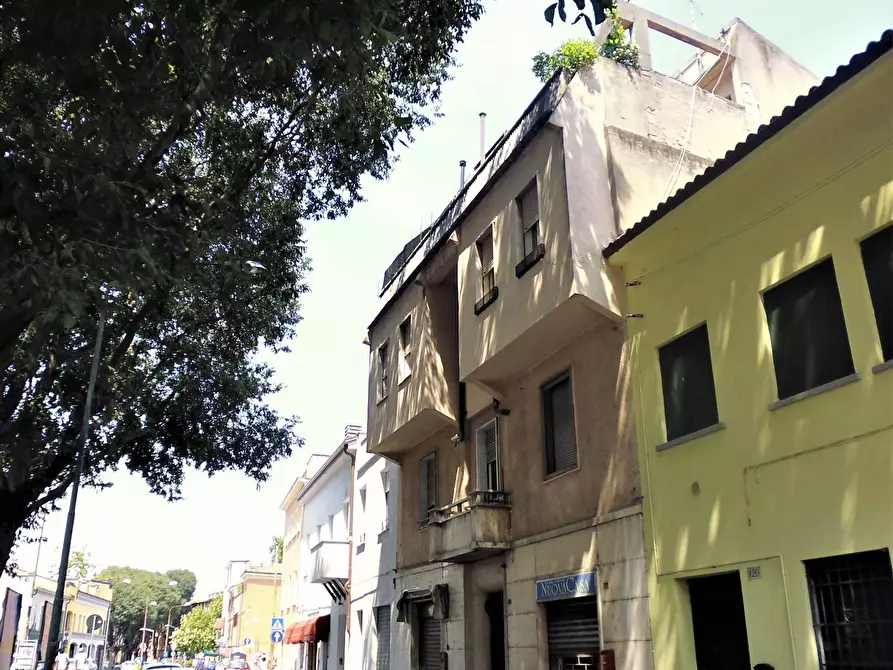 Immagine 14 di Appartamento in vendita  in VIA RIPAGRANDE a Ferrara