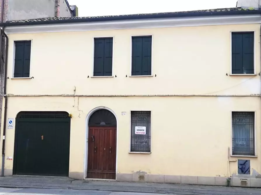 Immagine 1 di Casa indipendente in vendita  in CORSO PORTA MARE a Ferrara