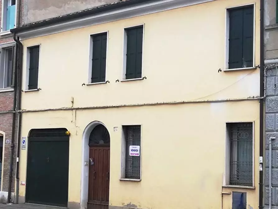 Immagine 1 di Casa indipendente in vendita  in CORSO PORTA MARE a Ferrara