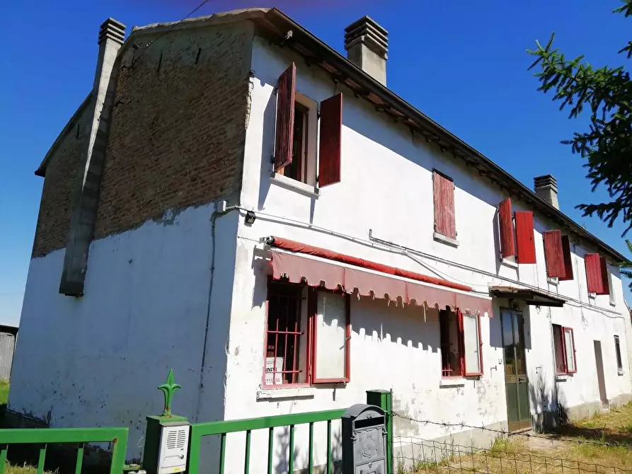 Immagine 1 di Casa indipendente in vendita  in VIA PACCHENIA a Ferrara