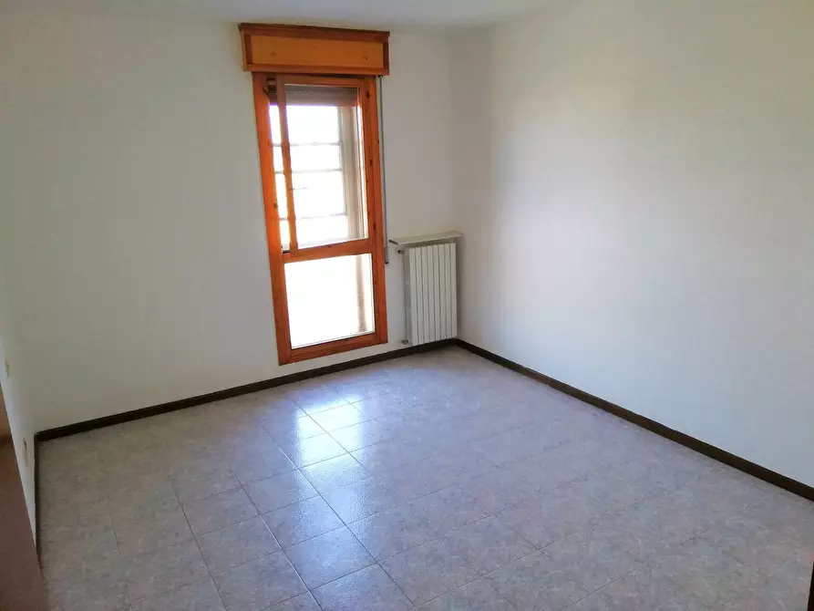 Immagine 11 di Appartamento in vendita  in Via Copparo a Ferrara