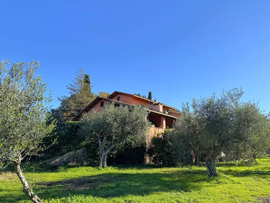 Immagine 1 di Villa in vendita  in Via dei Laghi a Marino