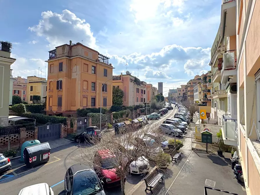 Immagine 30 di Appartamento in vendita  in Via Metaponto a Roma
