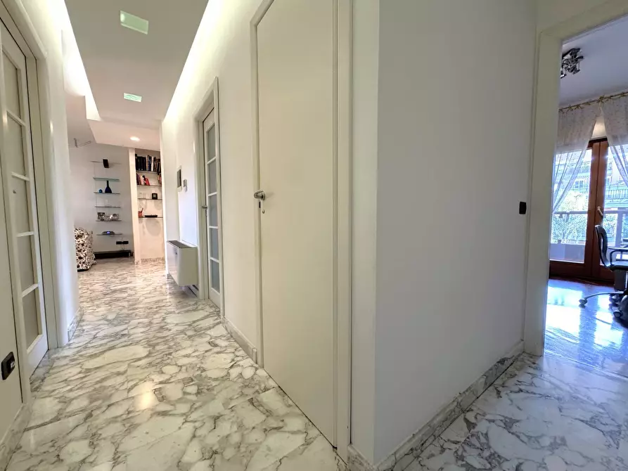 Immagine 26 di Appartamento in vendita  in Via Budapest a Roma